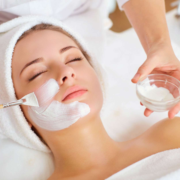 Facial treatment image published on Sala’s official website