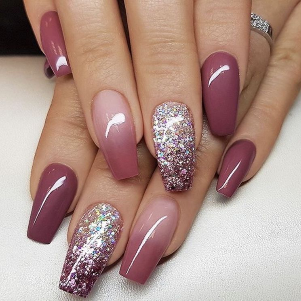 Mauve manicure image from Sala’s service page